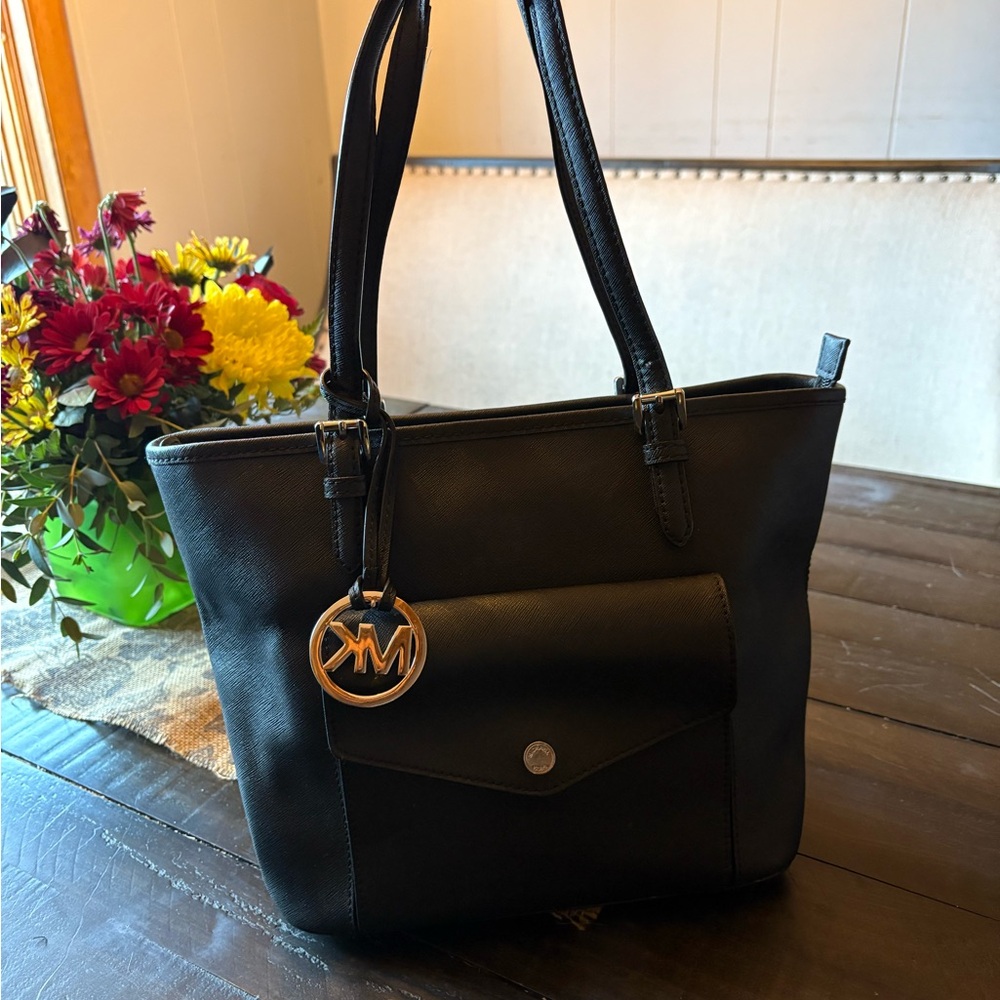 Michael Kors Black Shoulder Bag - Picture 2 of 12